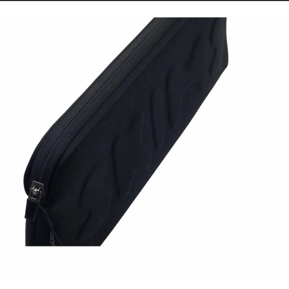 NEW Skims Neoprene Zip Pouch | Black Onyx - Picture 5 of 7